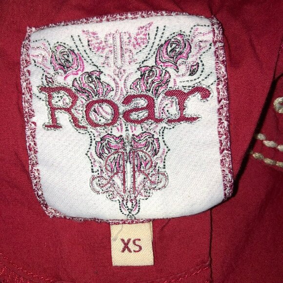 Roar Signature Embellished Y2K Red Button Up Shirt Size XS Heart Pockets - Picture 6 of 11